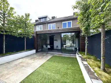 306m2 maison à louer pour 3950€/mois à Haagweg 2, Breda