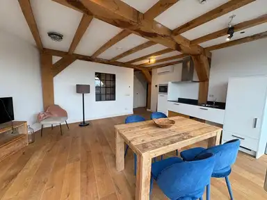70m2 Appartement à louer pour 1875€/mois à Veerdijk 57, Wormer