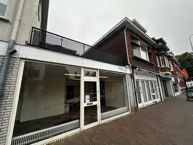 80m2 Chambre à louer pour 1250€/mois à Hoofdstraat 21, Kerkrade