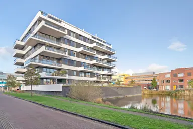 124m2 Appartement à louer pour 3000€/mois à Kadijklaan 14, Haarlem