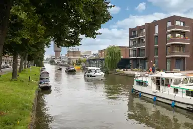 65m2 Appartement à louer pour 2150€/mois à Broeder Alarmstraat 69, Utrecht