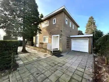 150μ² μονοκατοικία προς ενοικίαση για 8500€/μήνα σε Minervalaan 100, Amsterdam