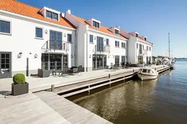 150m2 house to rent for 6000€/month in Oud-Loosdrechtsedijk, Loosdrecht