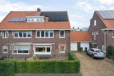 161m2 Casa in affitto per 1975€/mese a Bronbeeklaan 24, Arnhem