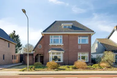 221m2 house to rent for 1950€/month in Dorpstraat, Baexem