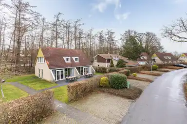 178m2 house to rent for 3950€/month in Heuvelweg 16, Vlagtwedde