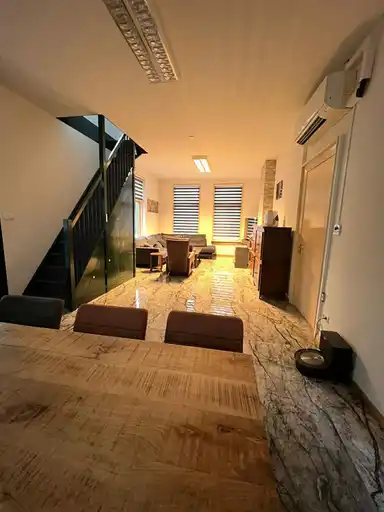 140m2 Appartement à louer pour 2800€/mois à Westzijde, Zaandam
