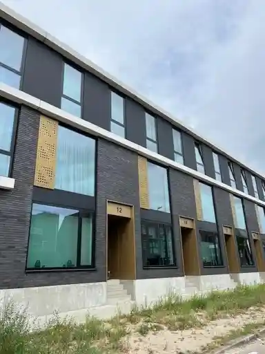 124μ² μονοκατοικία προς ενοικίαση για 1995€/μήνα σε Flying Dutchmanstraat 28, Rotterdam