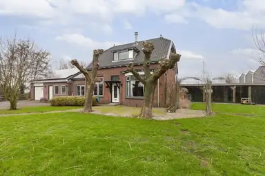 233m2 house to rent for 2800€/month in Overgauwseweg, Pijnacker