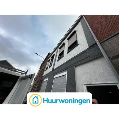 16m2 Chambre à louer pour 450€/mois à Pannesheiderstraat 8, Kerkrade