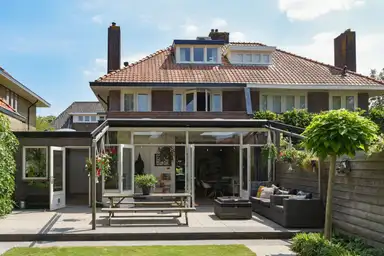 175μ² μονοκατοικία προς ενοικίαση για 4500€/μήνα σε Vosmaerlaan 12, Hilversum