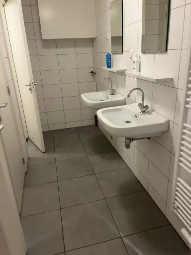 14m2 Chambre à louer pour 625€/mois à Vest, Gouda