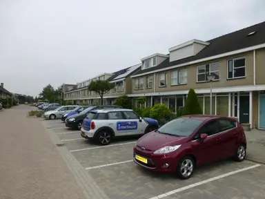 125m2 huis te huur voor 2500€/maand in Couperinstraat 27, Capelle aan den IJssel