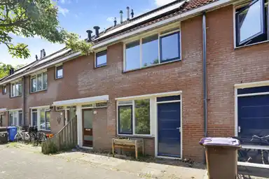 113m2 house to rent for 1274€/month in Bezembinder 37, Alphen aan den Rijn