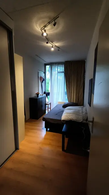 15m2 Chambre à louer pour 900€/mois à Daltonstraat, Schiedam