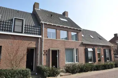 160m2 house to rent for 1950€/month in Doctor van Wamelstraat 7, Oirschot