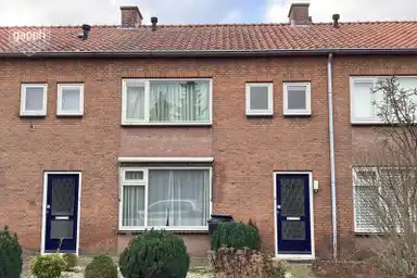 79m2 house to rent for 415€/month in Koninginneweg, Numansdorp