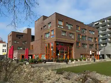 113m2 Appartement te huur voor 1536.81€/maand in Willem Wilminkplein 25-29, Enschede