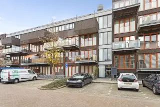 56m2 Appartement à louer pour 1200€/mois à Kamperfoeliestraat, Oss