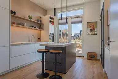 185m2 house to rent for 3950€/month in Van der Duijn van Maasdamweg 461, Rotterdam