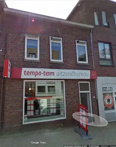 110m2 maison à louer pour 1295€/mois à Marktstraat, Kerkrade