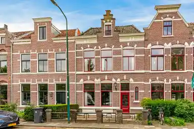 177m2 maison à louer pour 2250€/mois à Haven 10, Woerden