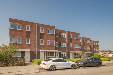 121m2 house to rent for 1215.7€/month in Keulsebaan 4, Roermond