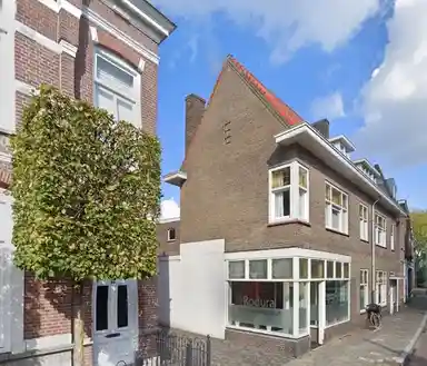 140m2 Casa in affitto per 2350€/mese a Dillenburgstraat, Breda