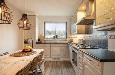 113m2 huis te huur voor 2395€/maand in Offenbachstraat, Capelle aan den IJssel