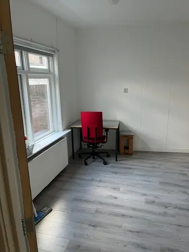 20μ² Δωμάτιο προς ενοικίαση για 575€/μήνα σε Leeuwarderstraat 37, Leeuwarden