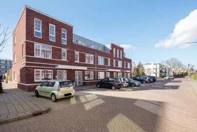 142m2 house to rent for 2950€/month in Mariënpark 154, Leidschendam