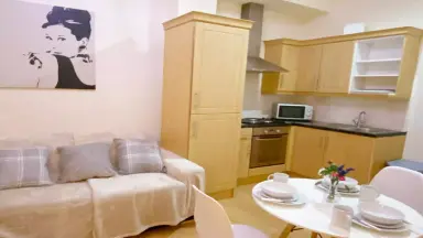 0m2 flat te huur voor 429€/maand in King's Cross, Amsterdam