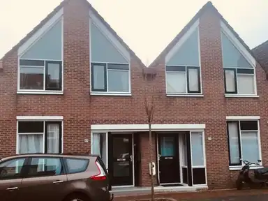 91m2 huis te huur voor 2000€/maand in Czaar Peterstraat, Zaandam