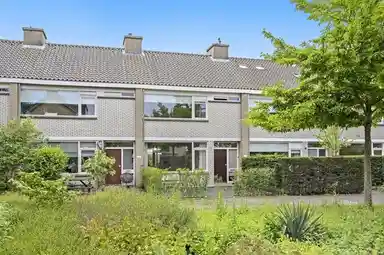 153m2 huis te huur voor 3800€/maand in Van Polanenpark, Wassenaar