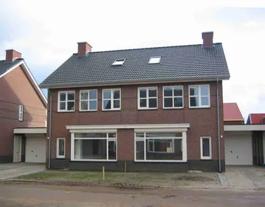 157m2 maison à louer pour 1450€/mois à Parnassia 12, Meppel