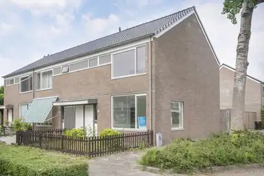 131m2 apartment to rent for 1645€/month in Opaalhof, IJsselstein