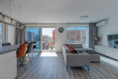 130m2 apartment to rent for 2950€/month in Meppelweg 644, The Hague