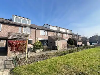 122m2 maison à louer pour 2700€/mois à Birkholm 61, Hoofddorp