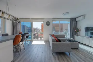 130m2 apartment to rent for 2950€/month in Meppelweg 644, The Hague