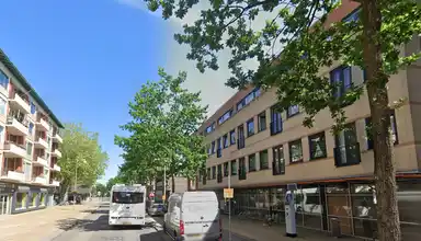 77m2 Appartement à louer pour 1221€/mois à Stationsstraat, Apeldoorn