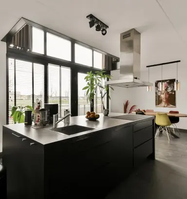 152m2 huis te huur voor 2850€/maand in Beneluxlaan 60, Almere