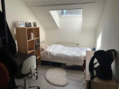 10μ² Δωμάτιο προς ενοικίαση για 400€/μήνα σε Dorpstraat, Maastricht