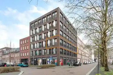 101μ² Διαμέρισμα προς ενοικίαση για 2300€/μήνα σε Menno van Coehoornstraat, Breda