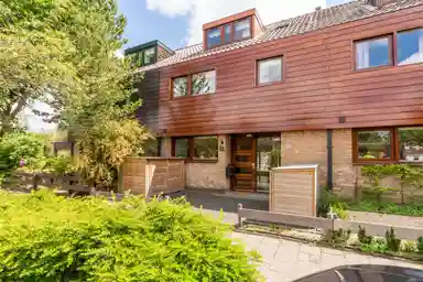 157m2 Haus zur Miete für 3950€/Monat in Dahliahof 18, Wassenaar