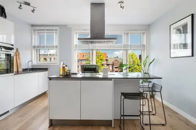 160m2 maison à louer pour 2450€/mois à Mathenesserdijk 2322, Rotterdam