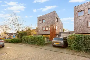 168m2 maison à louer pour 2750€/mois à Johannes de Heerlaan 28, Driebergen-Rijsenburg