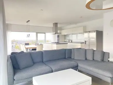 117μ² Διαμέρισμα προς ενοικίαση για 2995€/μήνα σε Jan van Zutphenstraat, Amsterdam