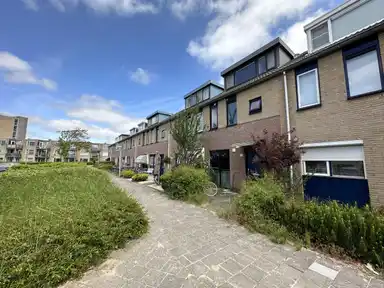 113m2 huis te huur voor 1995€/maand in Paganinistraat, Capelle aan den IJssel