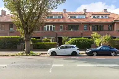 211m2 house to rent for 4300€/month in Doorniksestraat 1824, The Hague