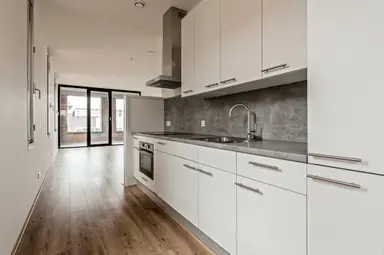 100m2 apartment to rent for 1725€/month in Johanna Van Polanentoren 7, Breda